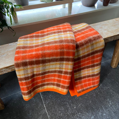 Vintage wollen deken oranje ruit
