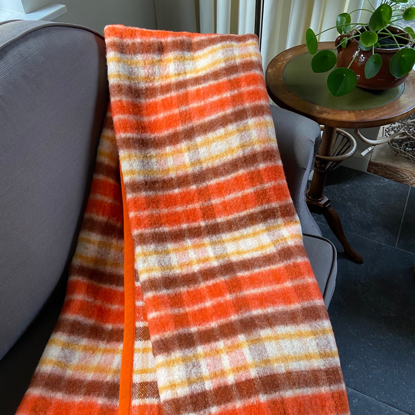 Vintage wollen deken oranje ruit