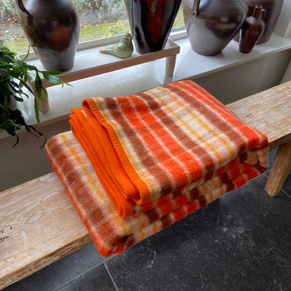 Vintage wollen deken oranje ruit