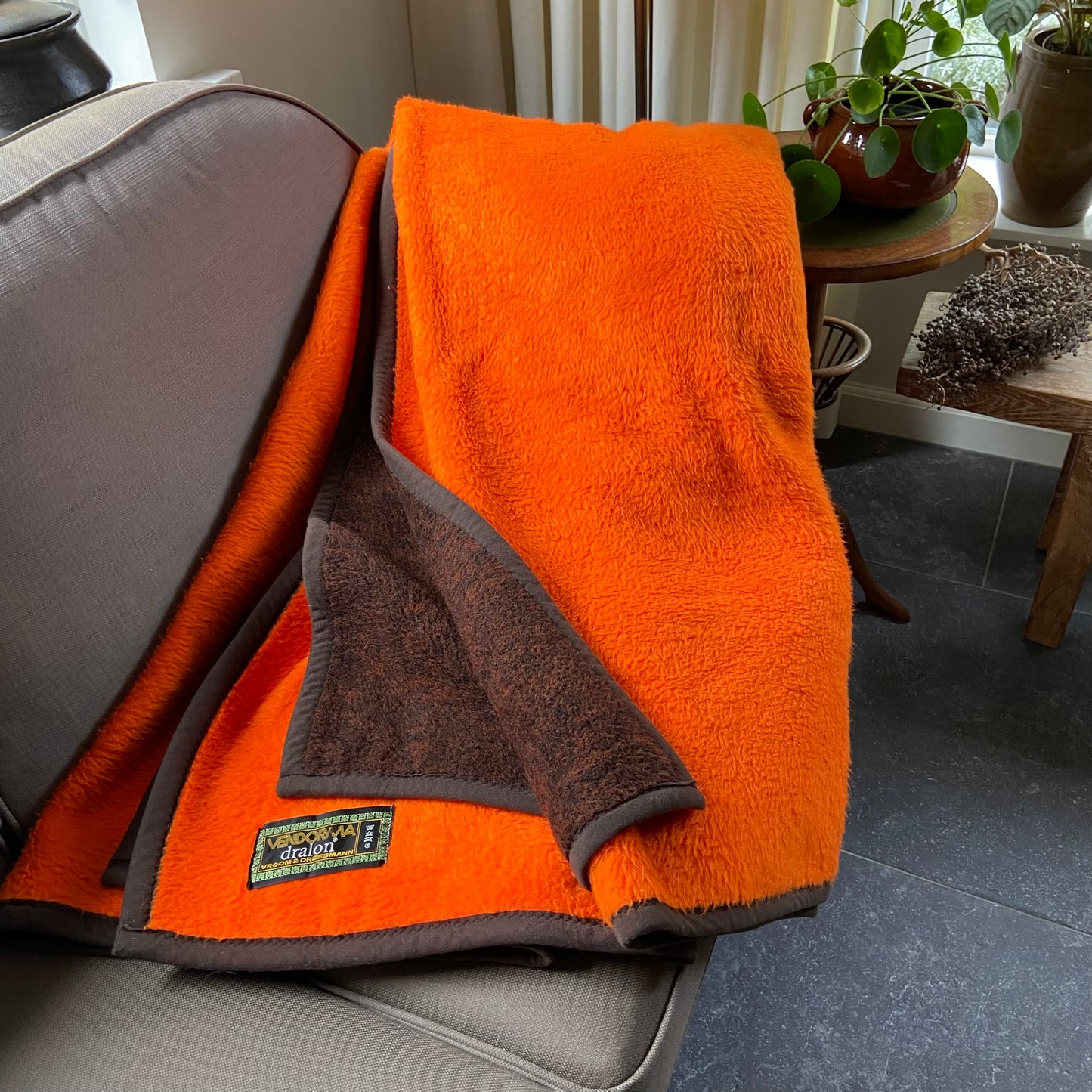 Vintage bruin oranje deken Dralon