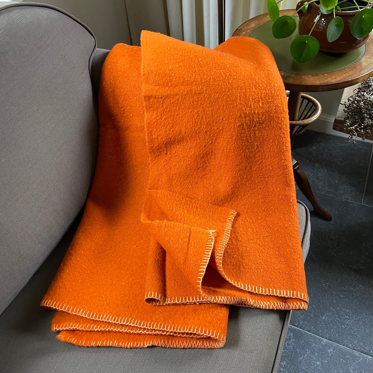 Vintage wollen oranje deken