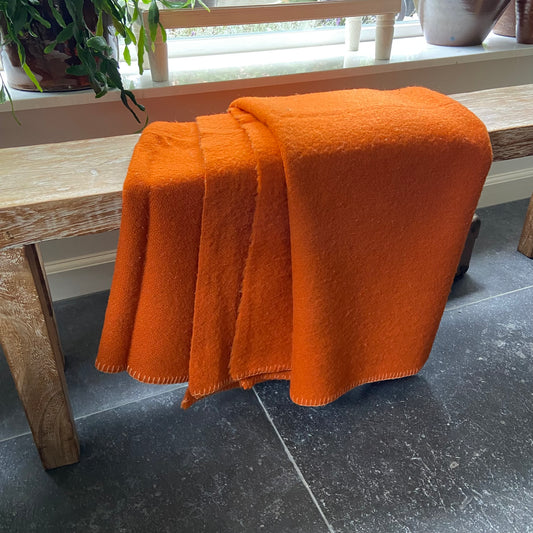 Vintage wollen oranje deken