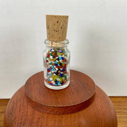 Letterbak glazen potje met kralen