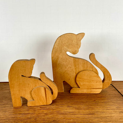 Set van 2 houten katten