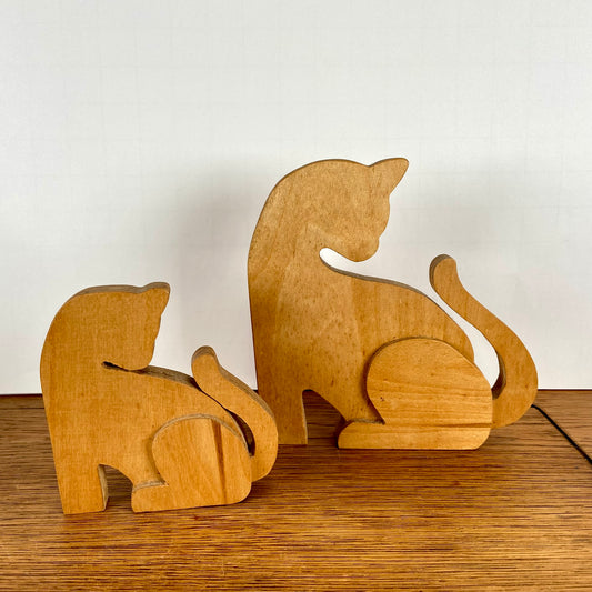 Set van 2 houten katten