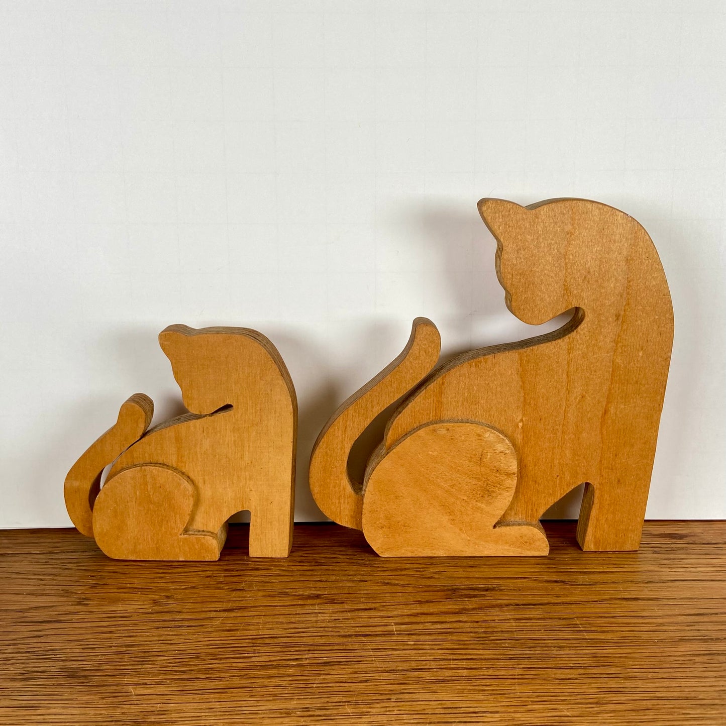 Set van 2 houten katten