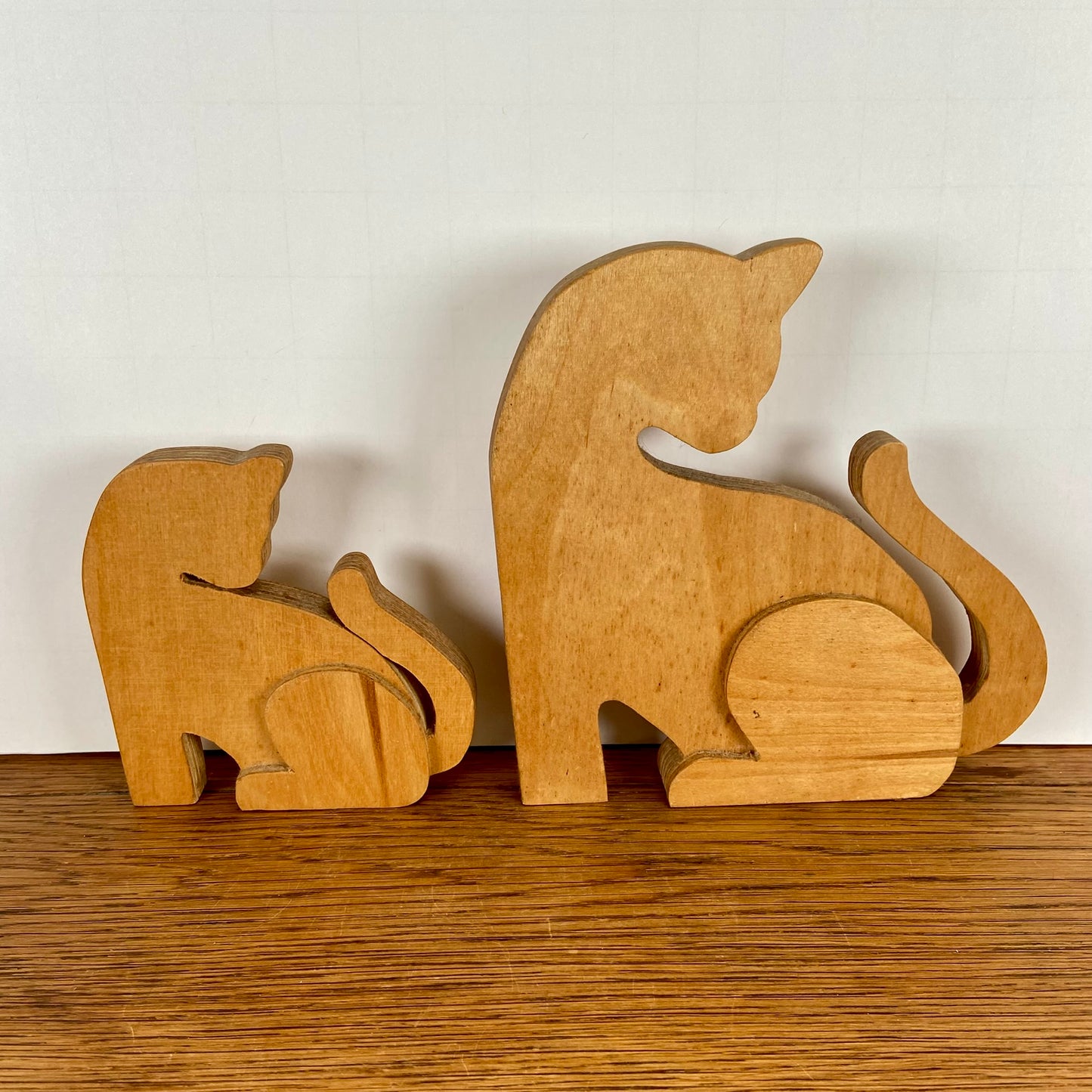 Set van 2 houten katten