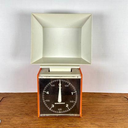 Vintage keuken weegschaal oranje