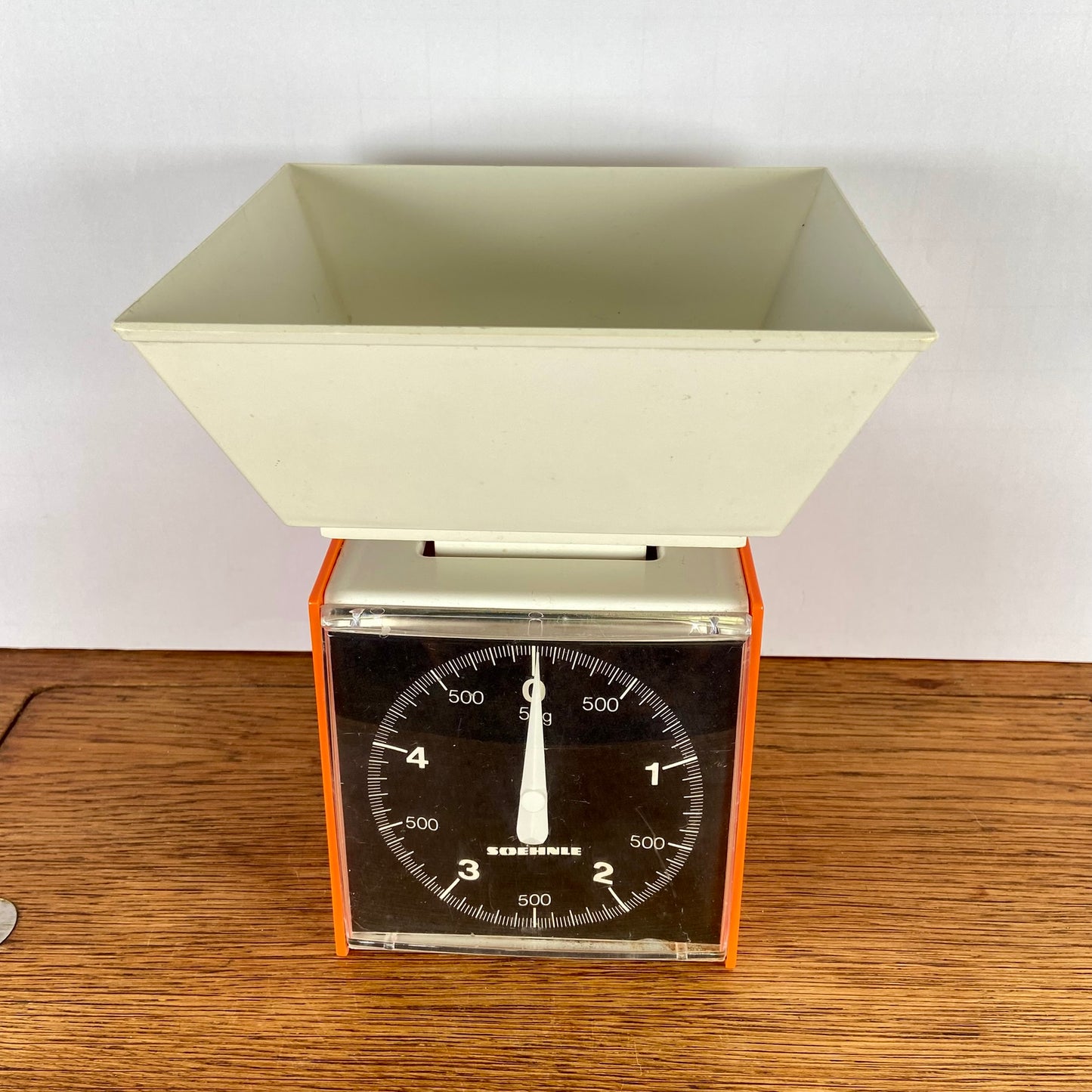 Vintage keuken weegschaal oranje