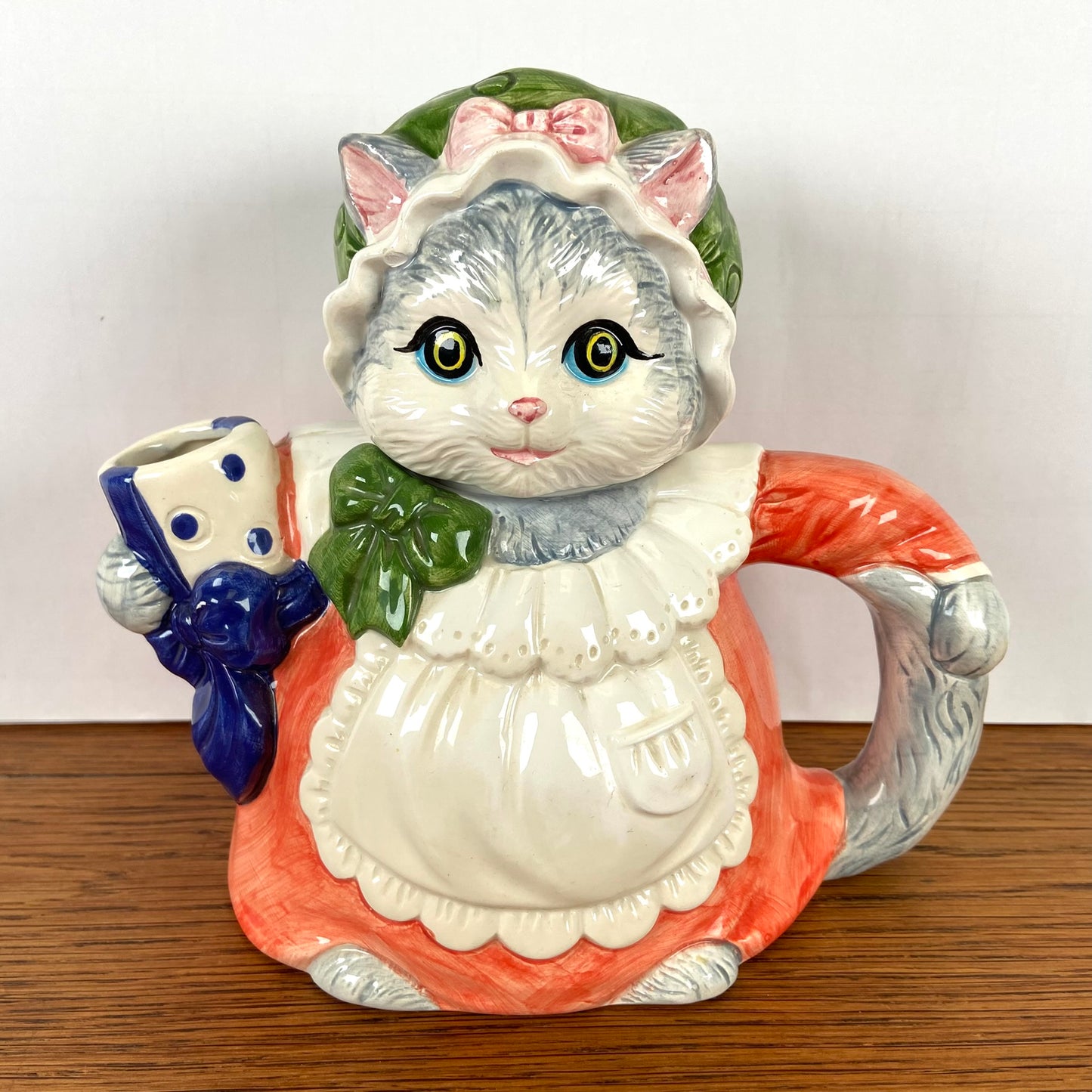 Vintage theepot kat Heritage Mint