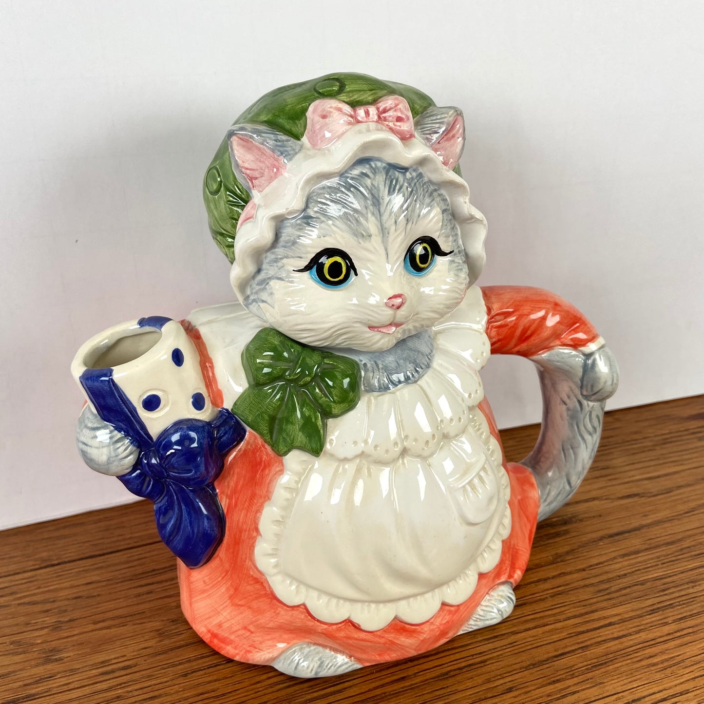 Vintage theepot kat Heritage Mint