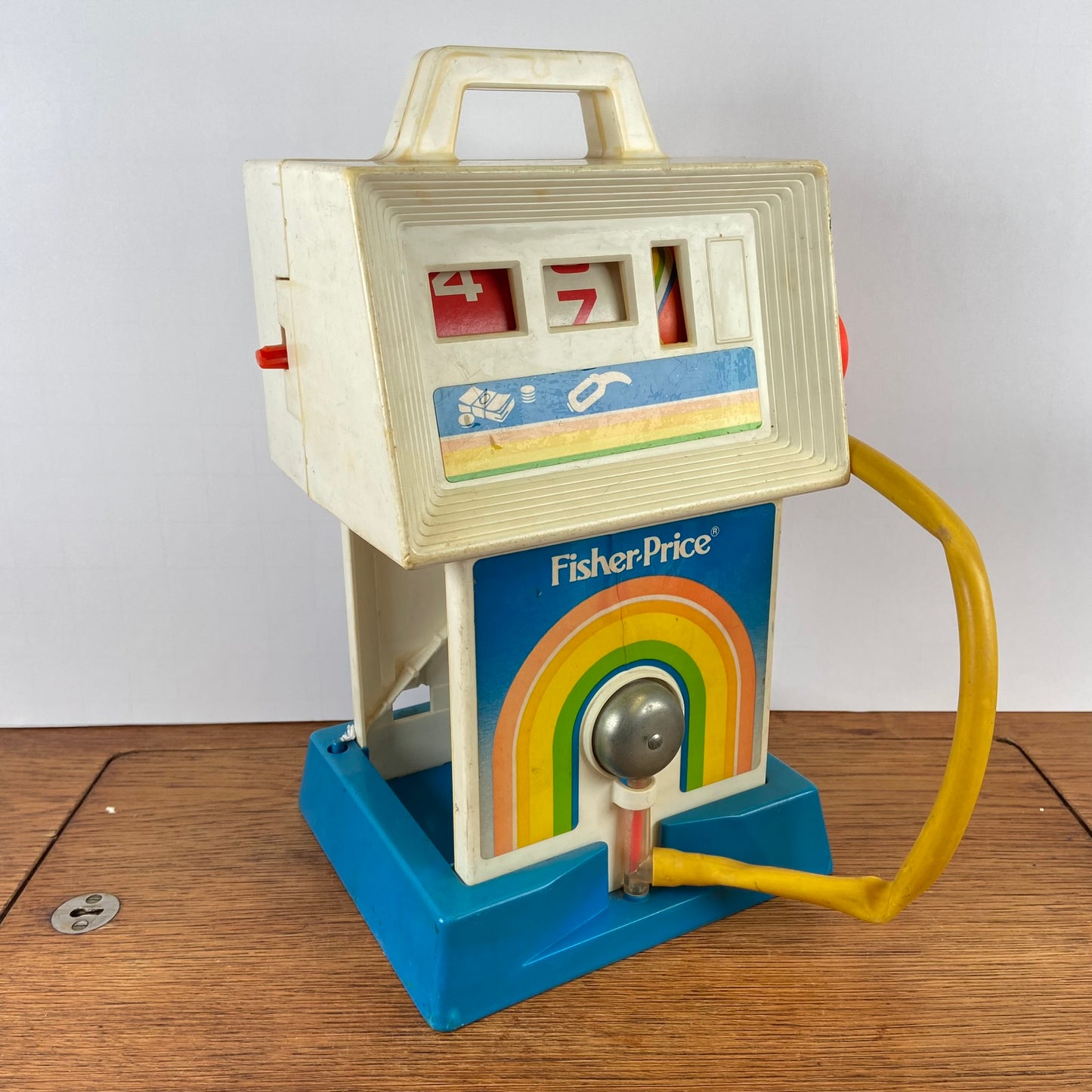 Vintage Fisher Price tankstation