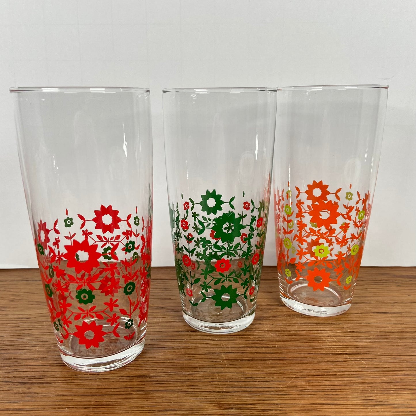 Vintage glazen met bloemen