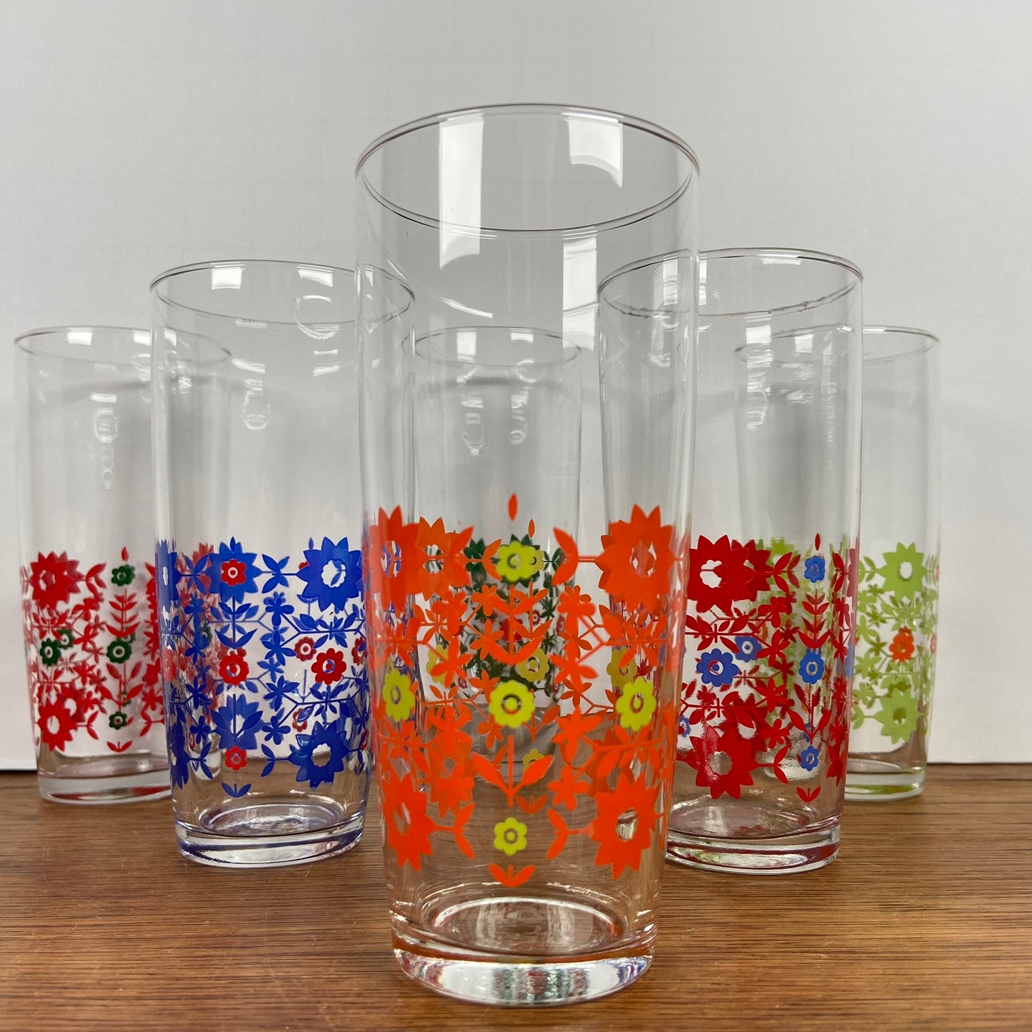 Vintage glazen met bloemen