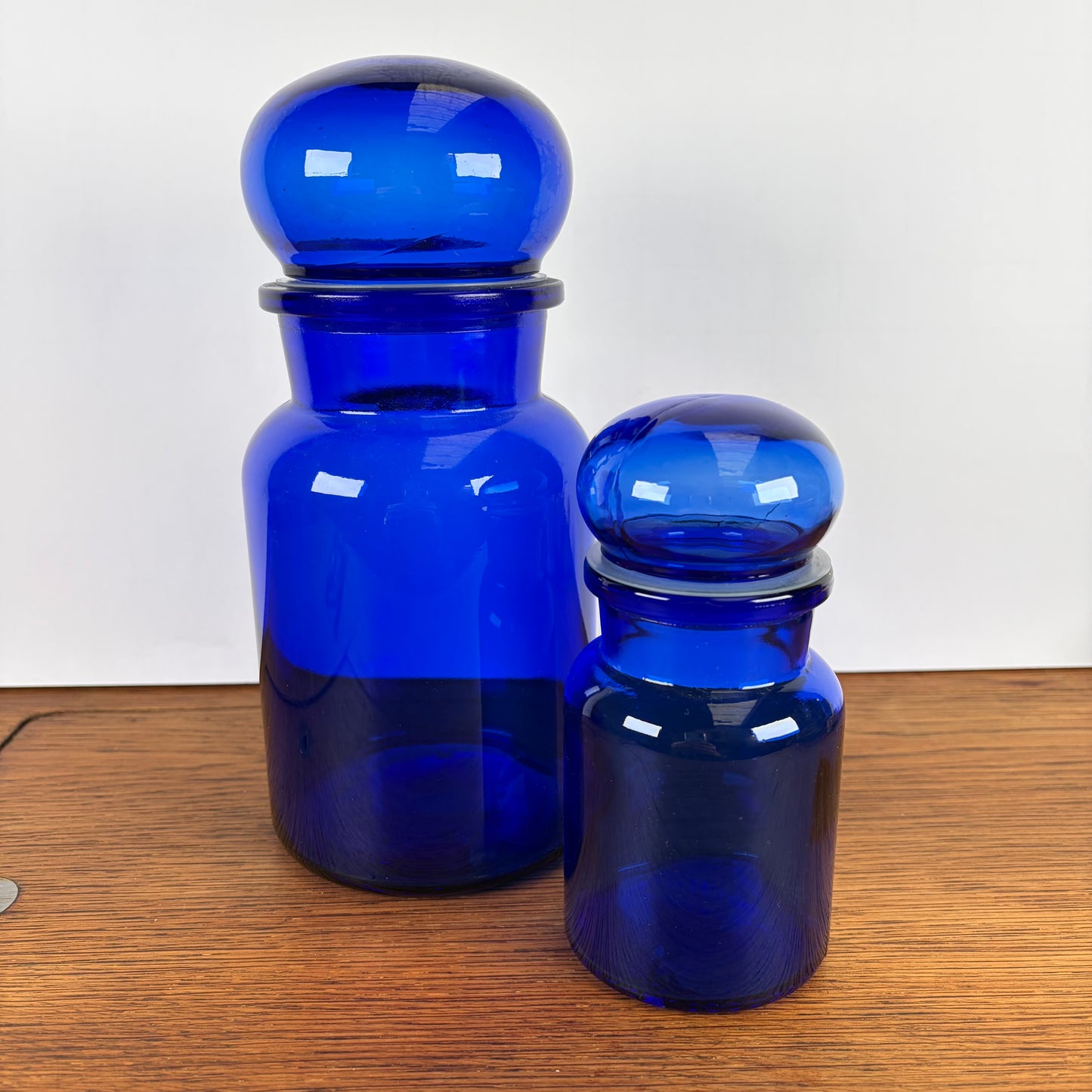 2 blauwe vintage apothekers potten