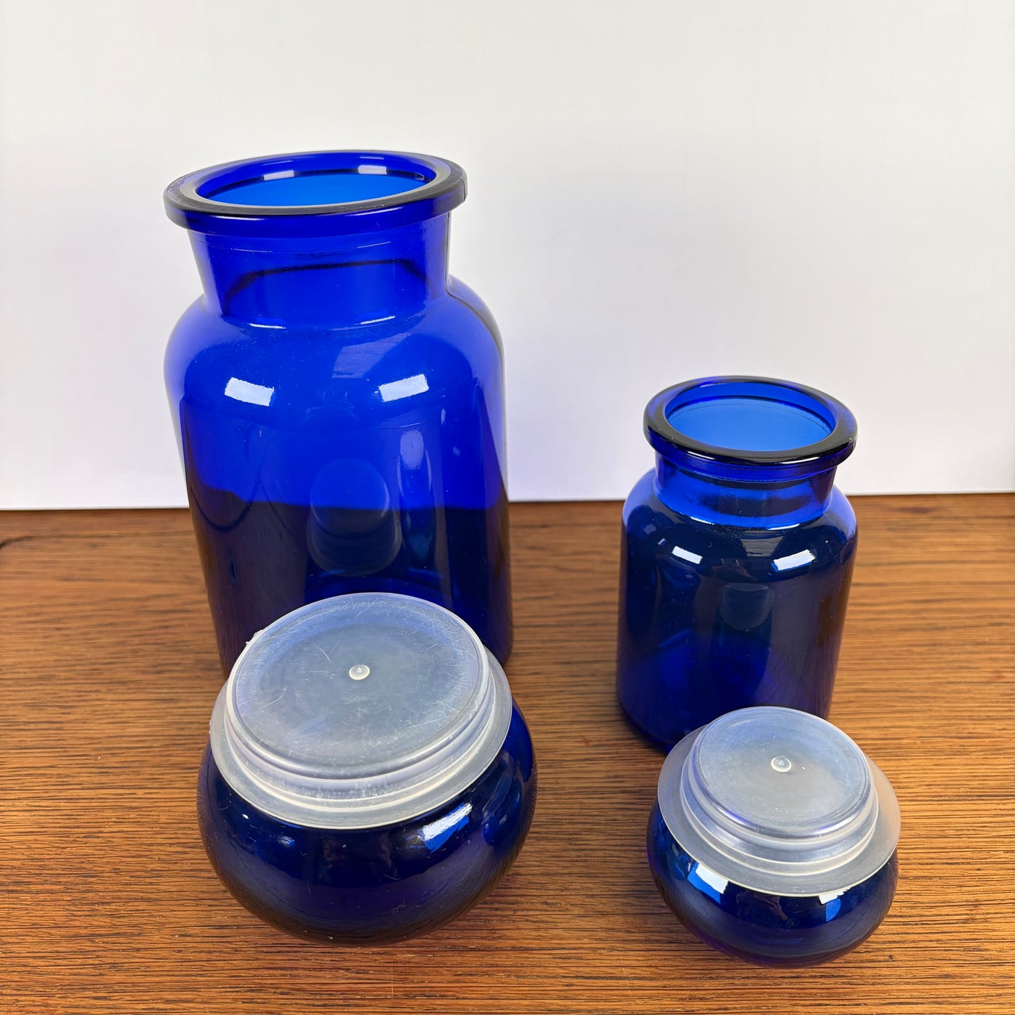2 blauwe vintage apothekers potten