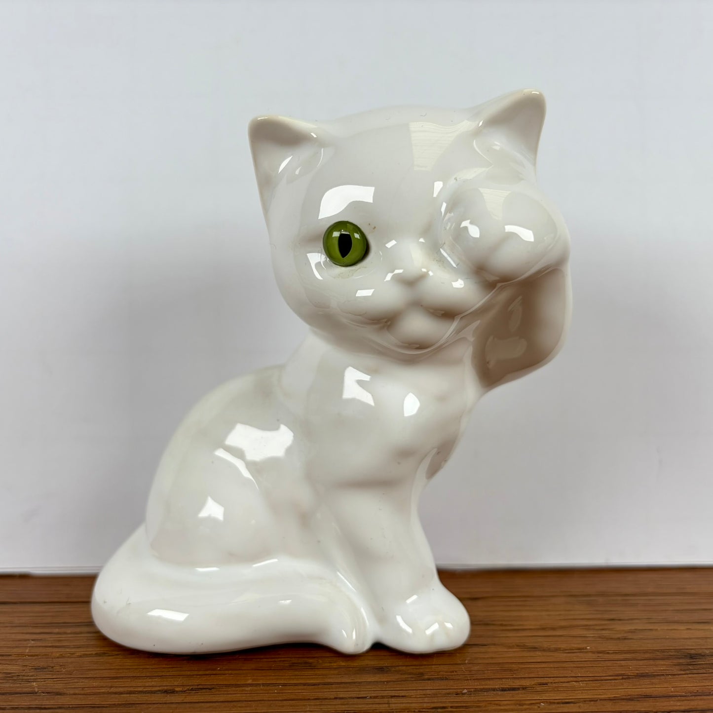 Vintage wit katje groene ogen klein