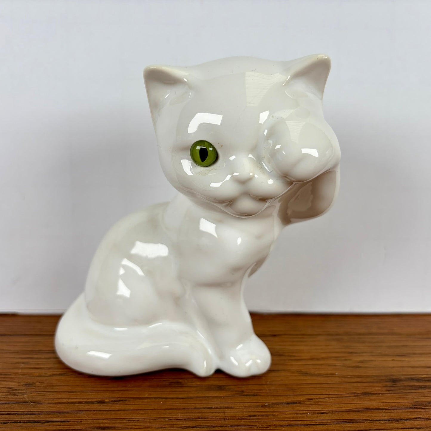 Vintage wit katje groene ogen klein