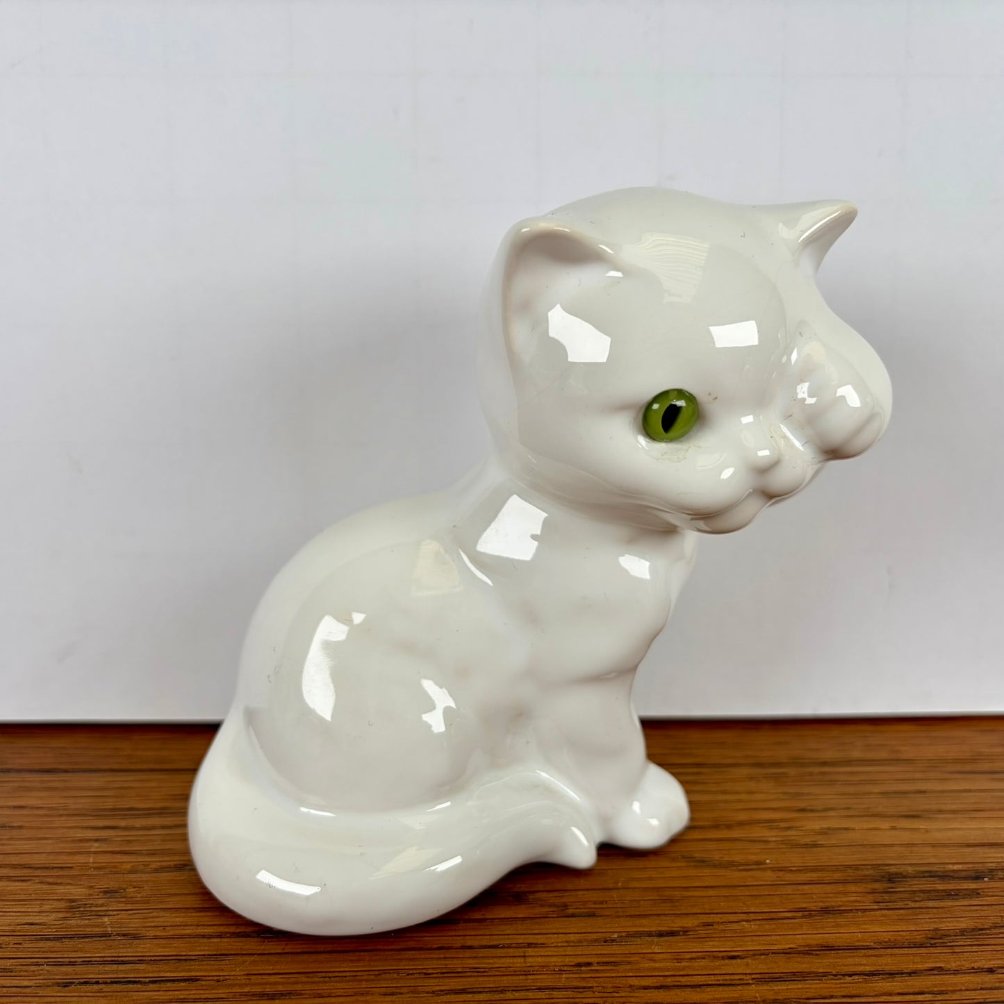 Vintage wit katje groene ogen klein