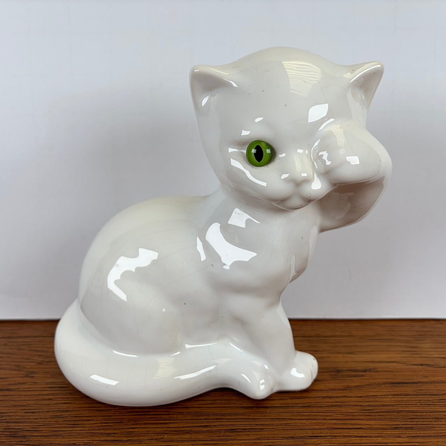 Vintage wit katje groene ogen groot