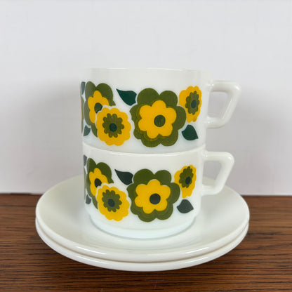 Arcopal lotus kop en schotels geel