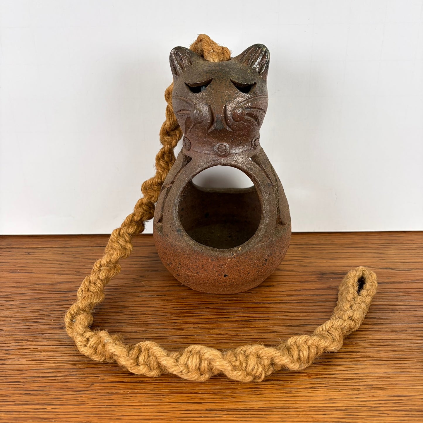 Vintage hangbloempot kat