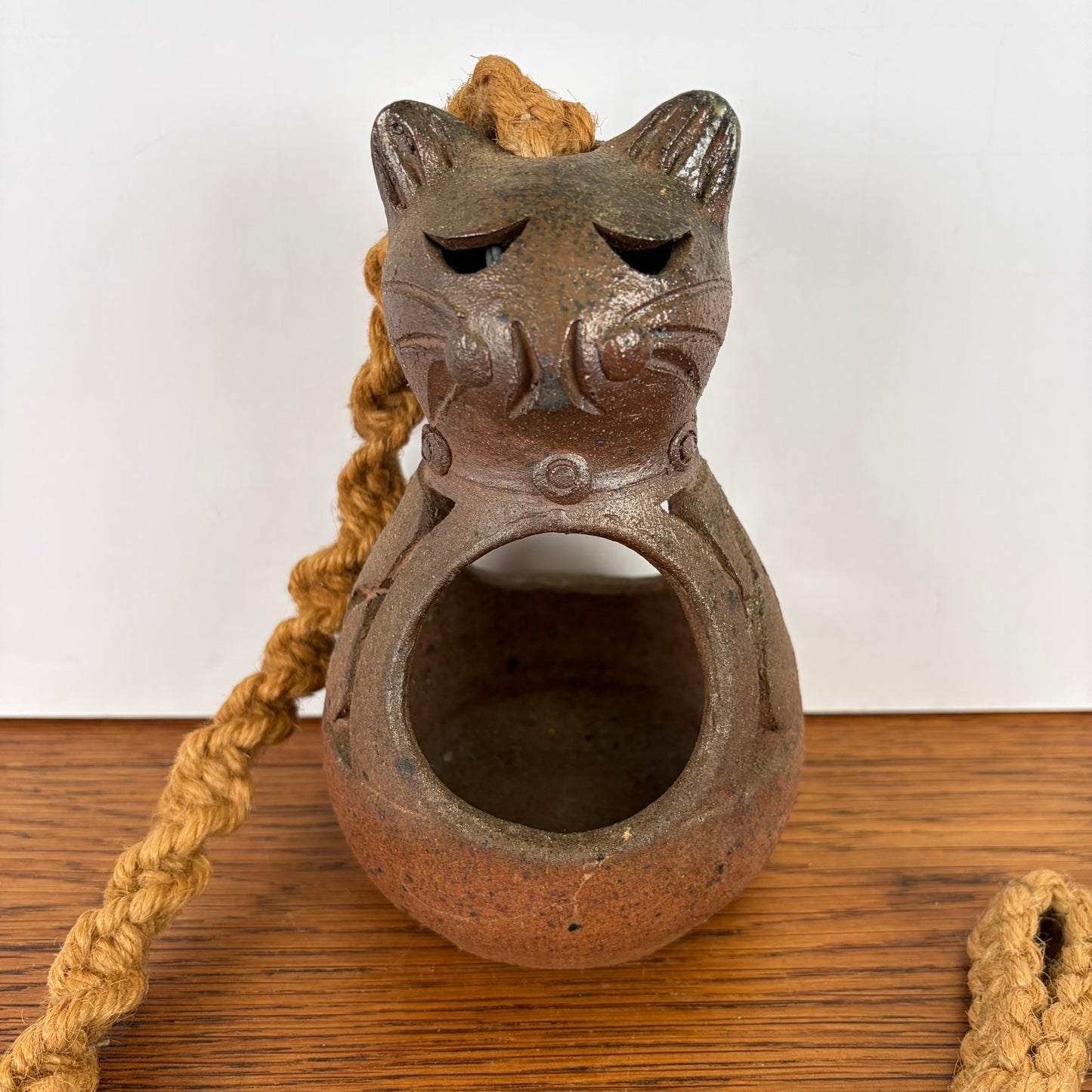 Vintage hangbloempot kat