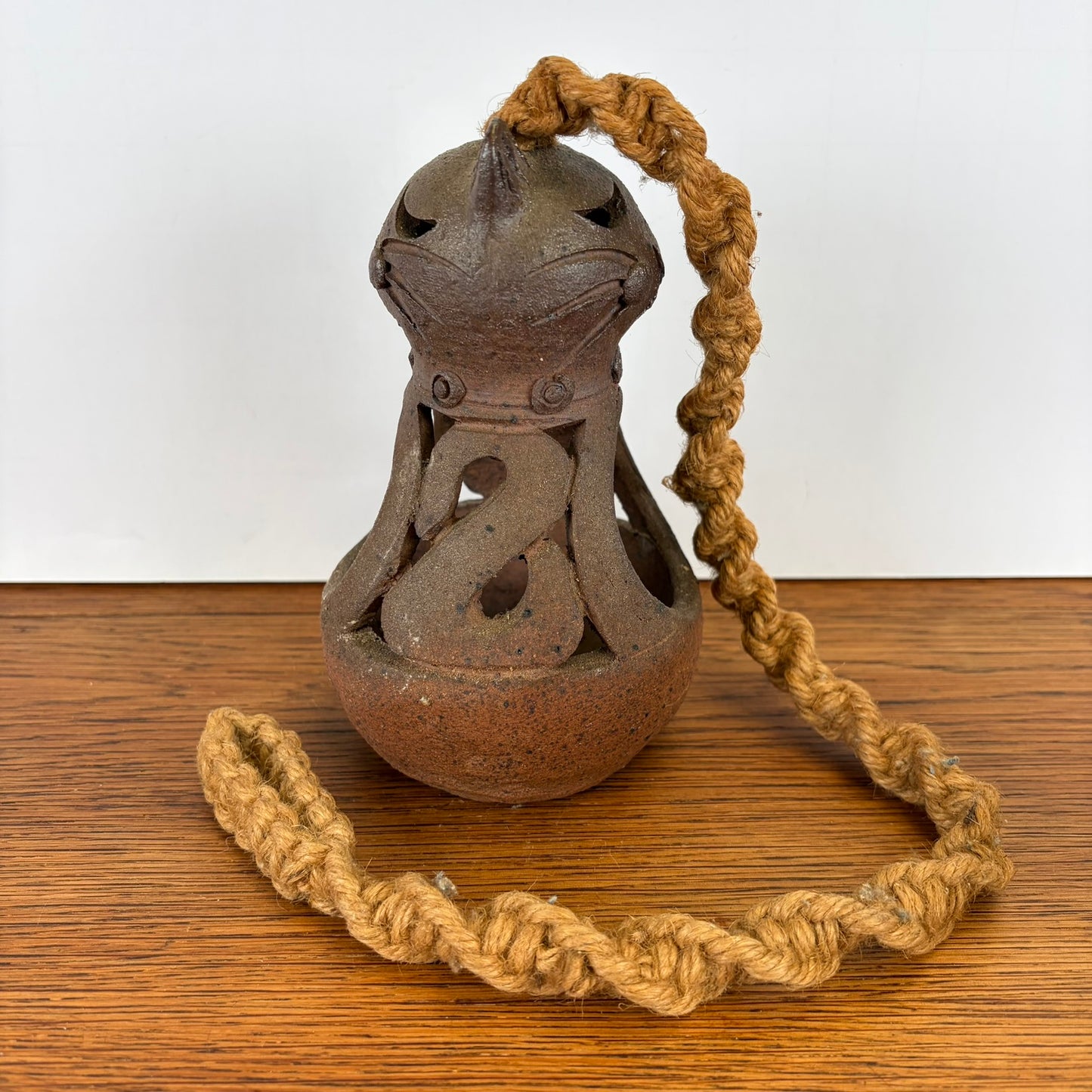 Vintage hangbloempot kat