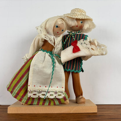 Vintage popjes uit Litouwen