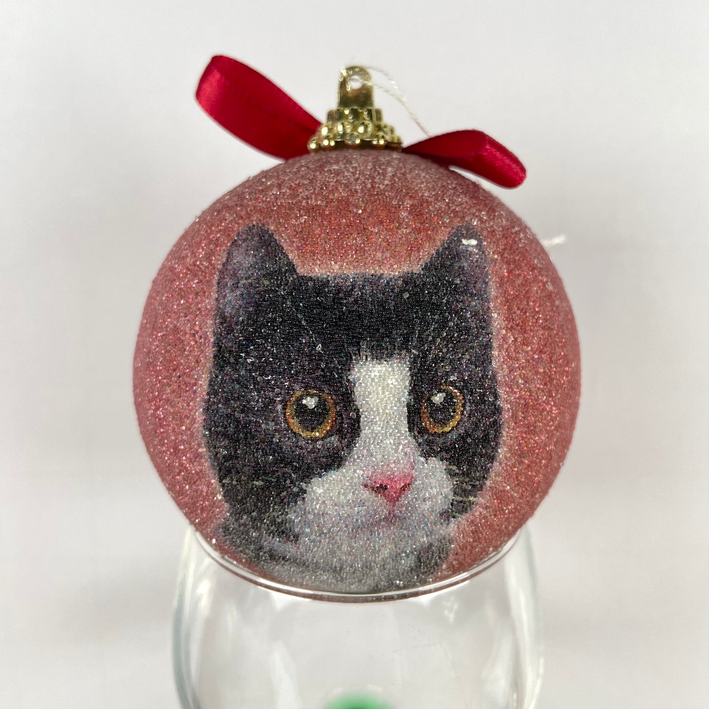 Kerstbal kat rood