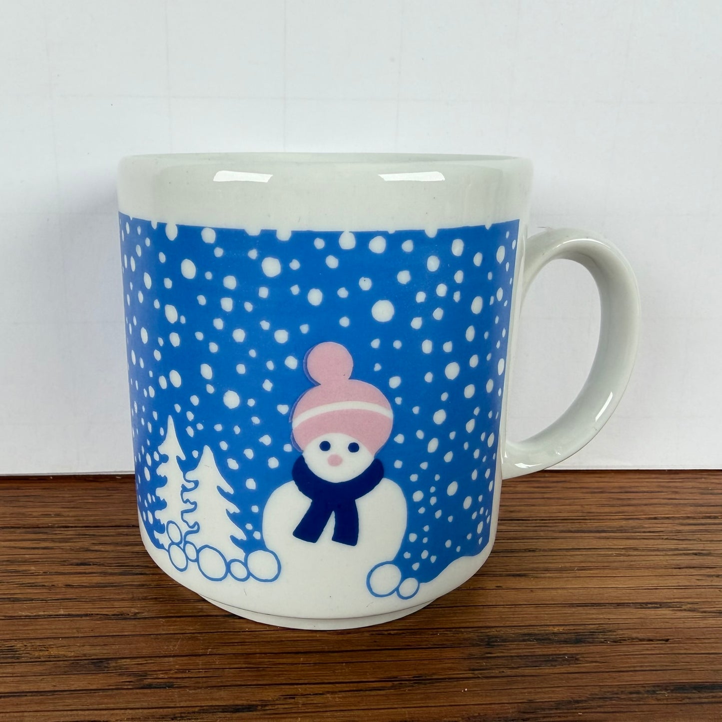 Vintage mok met sneeuwpop