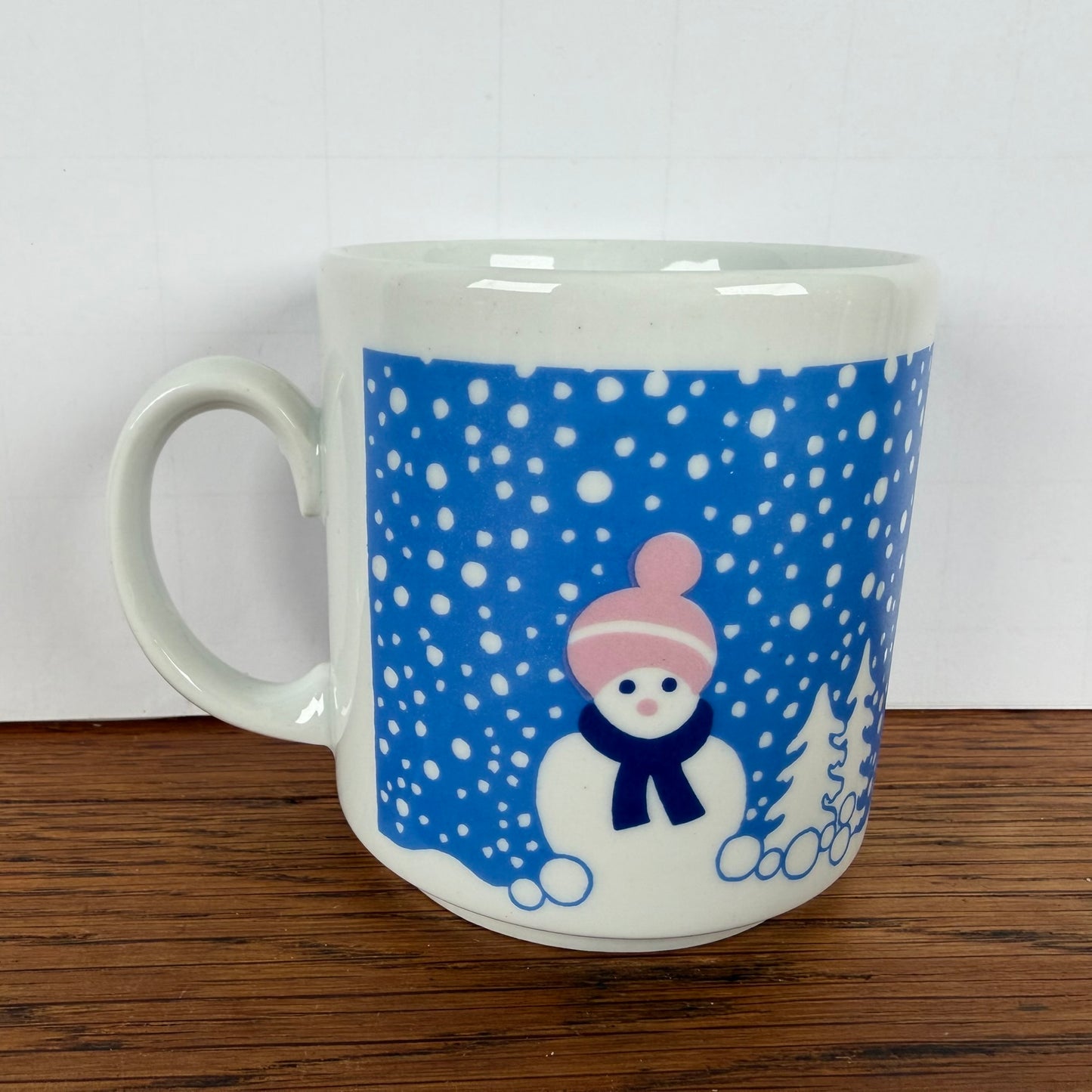 Vintage mok met sneeuwpop