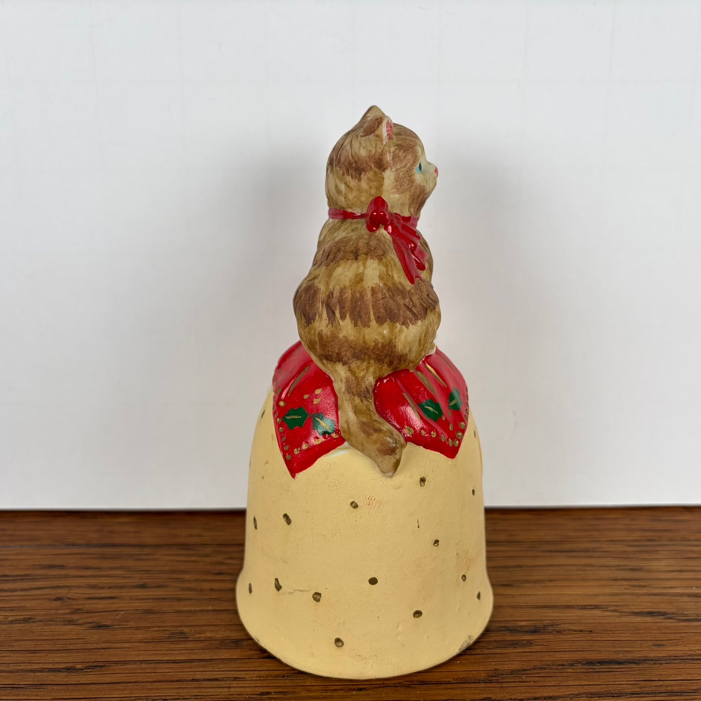 Keramieken kerstbel met kat