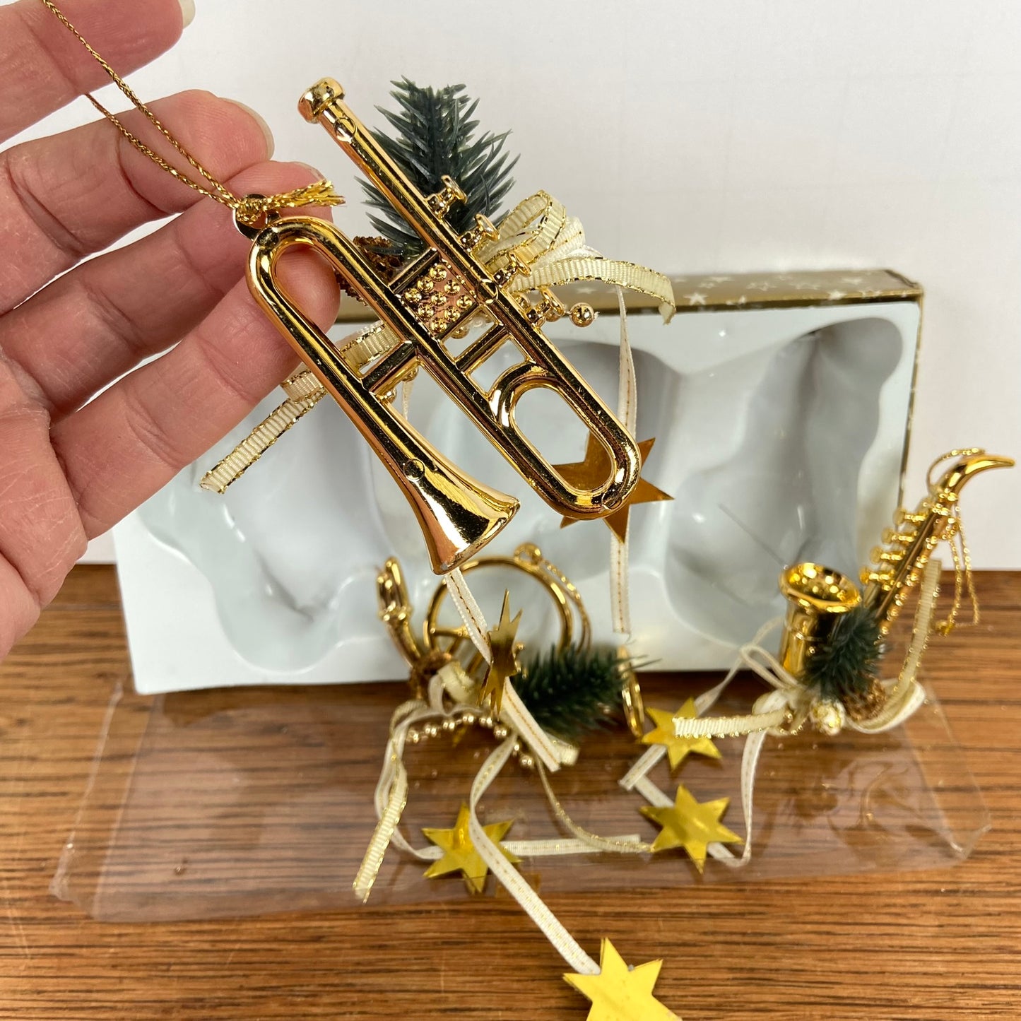 3 messingkleurige muziek hangers