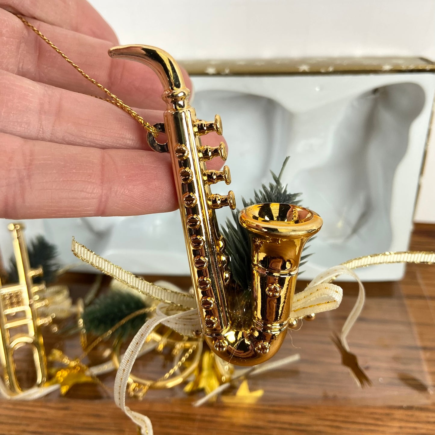 3 messingkleurige muziek hangers