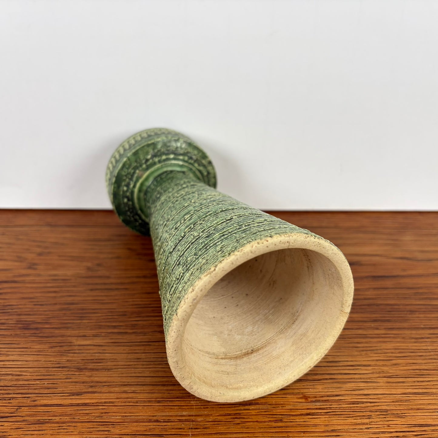 Vintage groene hoge kandelaar