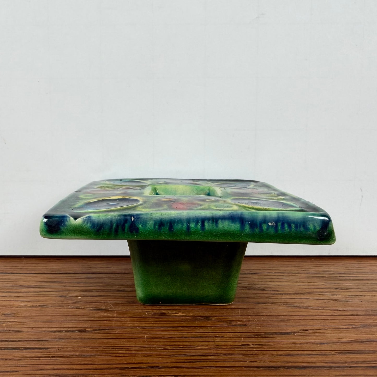 Vintage vierkante gekleurde kandelaar