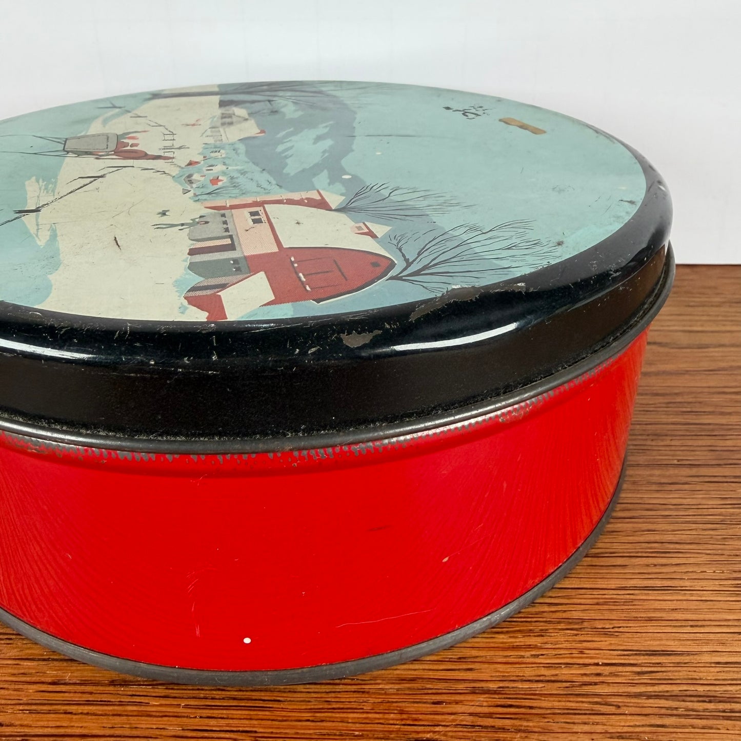 Vintage rond koekjes blik sneeuw