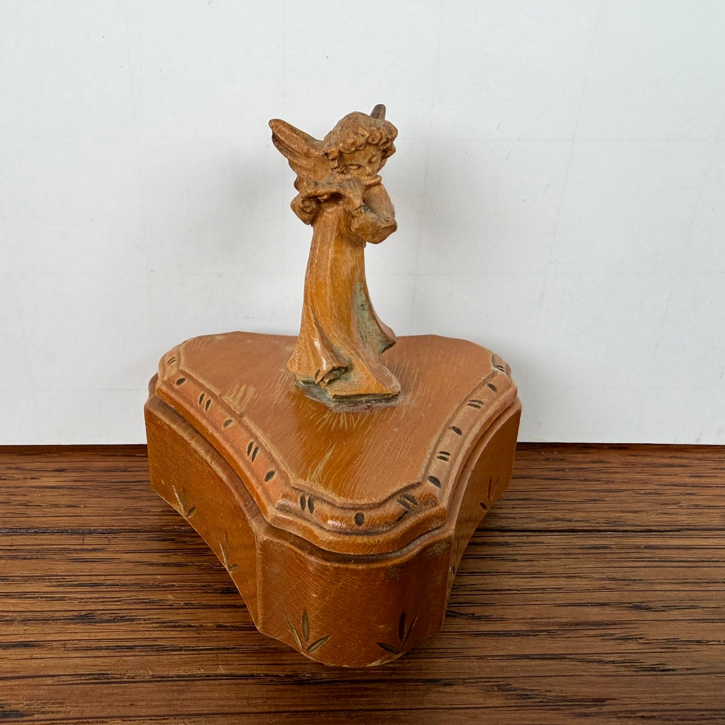 Vintage houten doosje met kerst engeltje