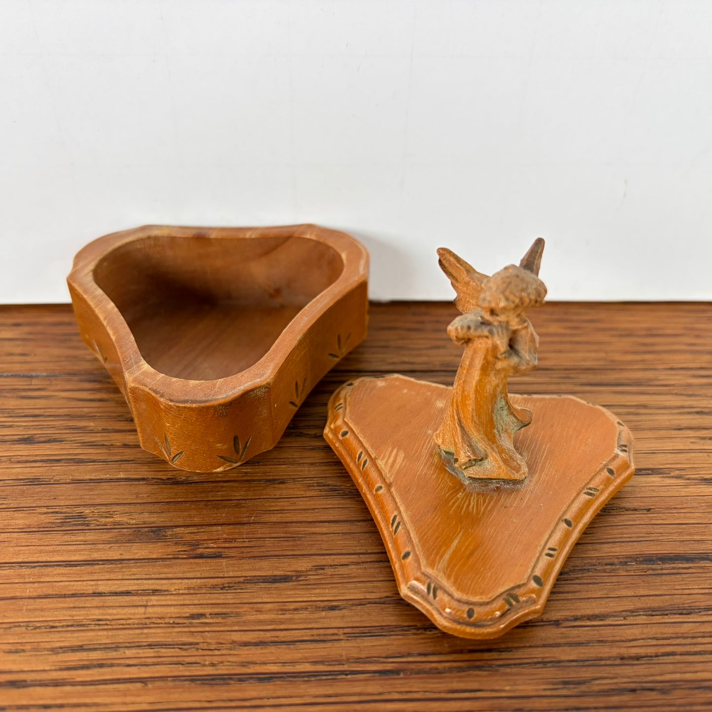 Vintage houten doosje met kerst engeltje