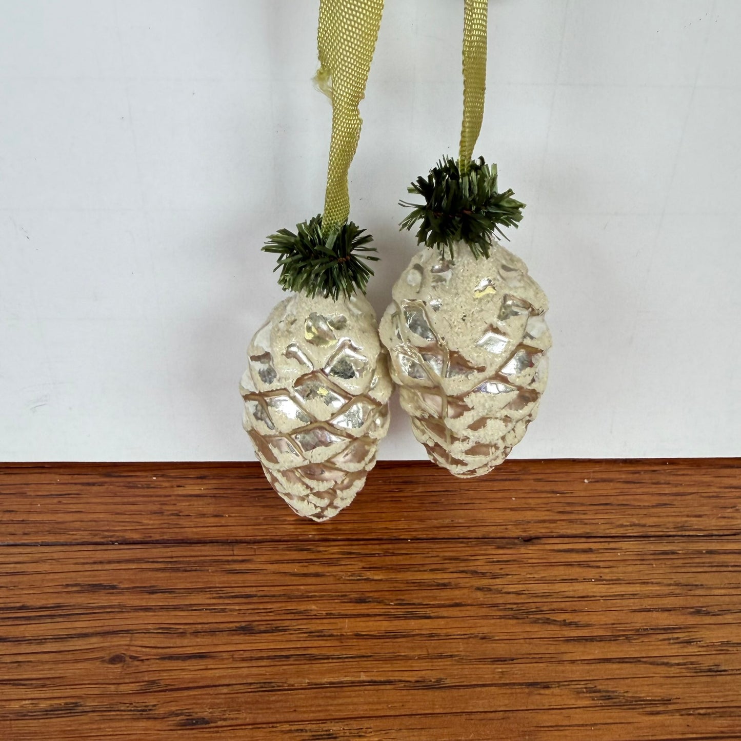 Vintage kerstbal dennenappels