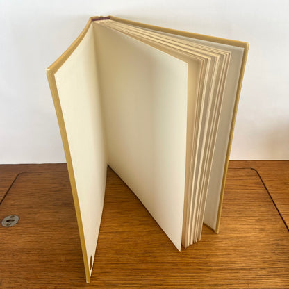 Vintage fotoalbum meisje met kat