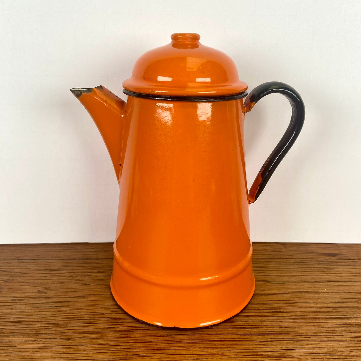 Vintage oranje emaillen theepot