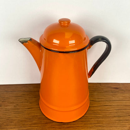 Vintage oranje emaillen theepot