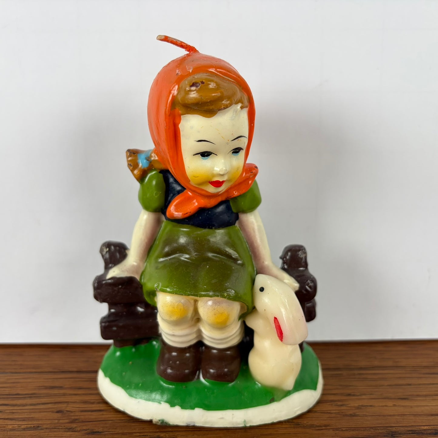 Vintage kaarsje meisje met konijn