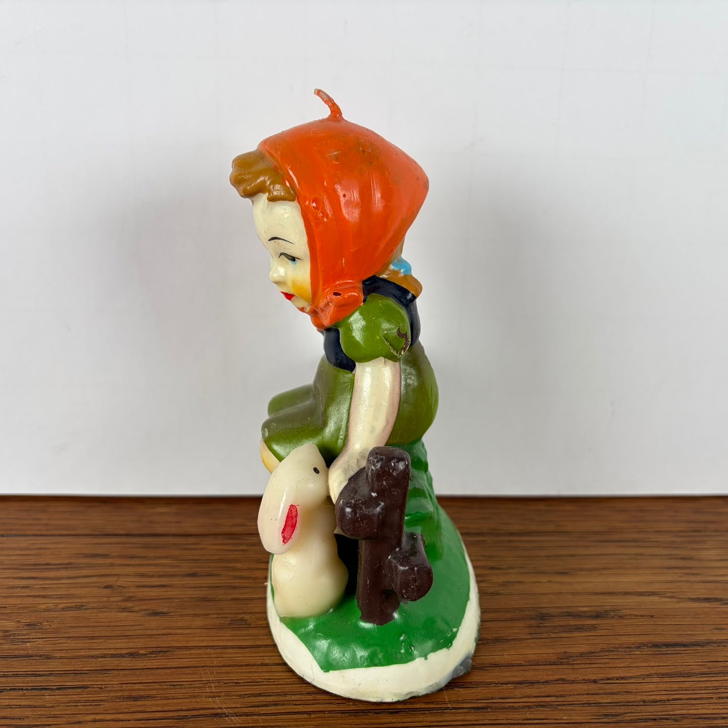 Vintage kaarsje meisje met konijn