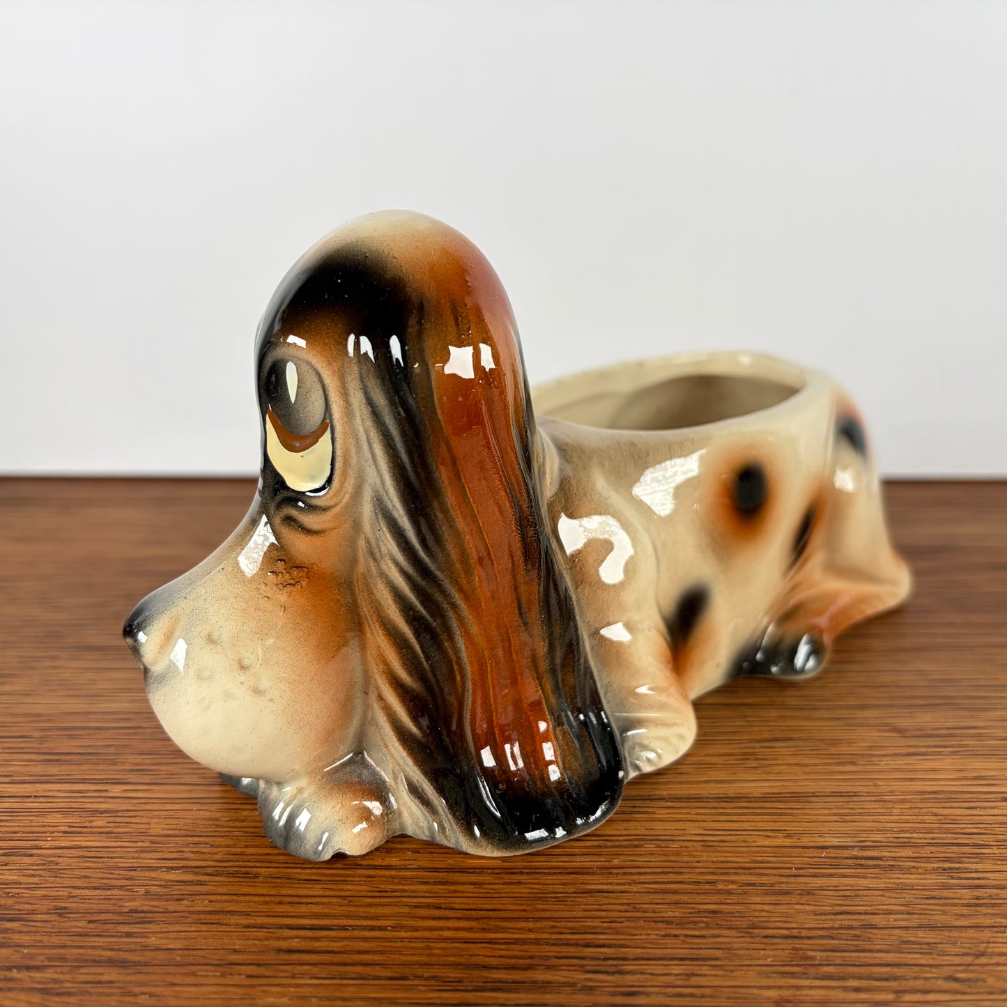 Vintage bloempot hond