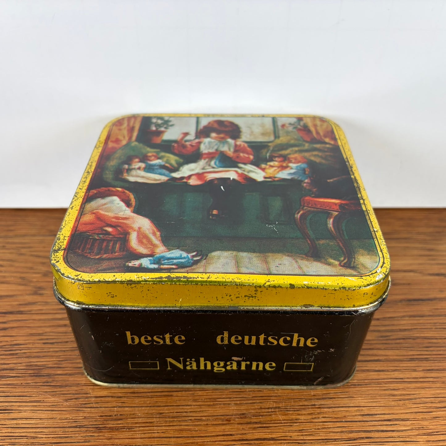 Vintage blikje Naaigaren