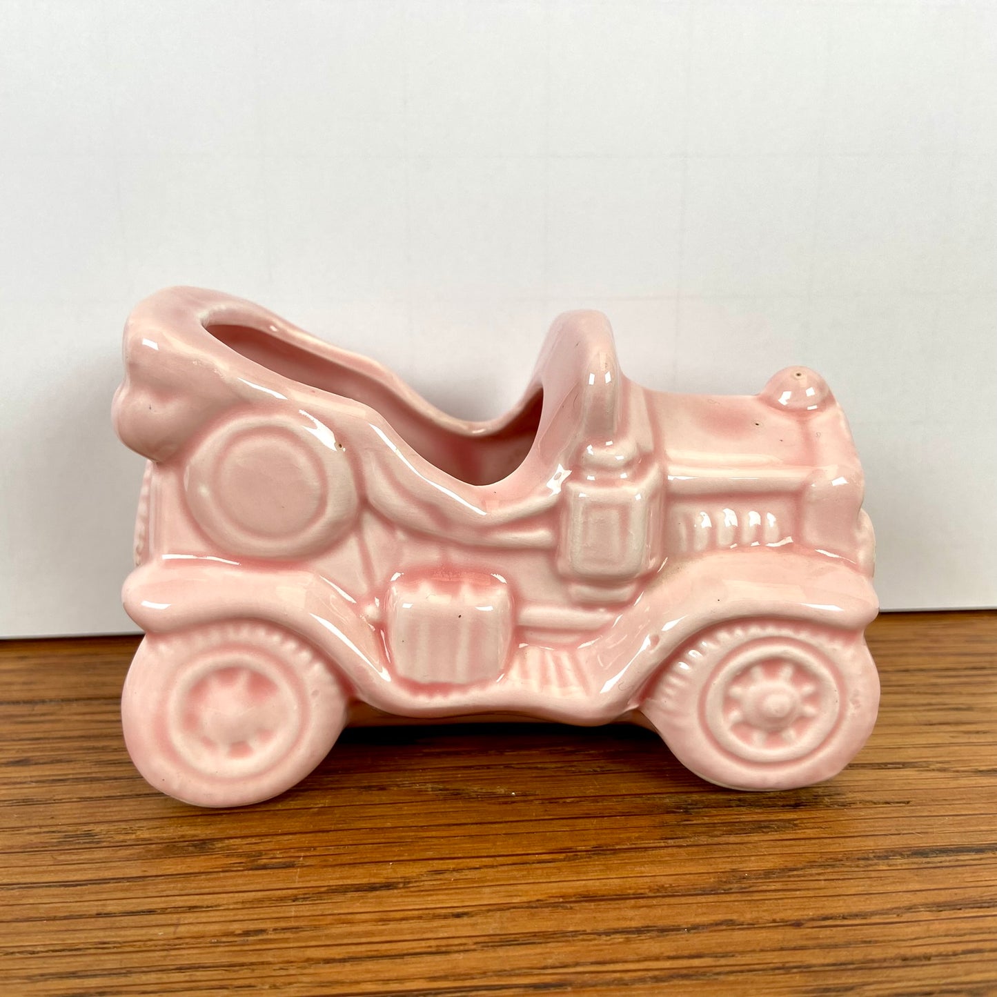vintage bloempotje roze auto