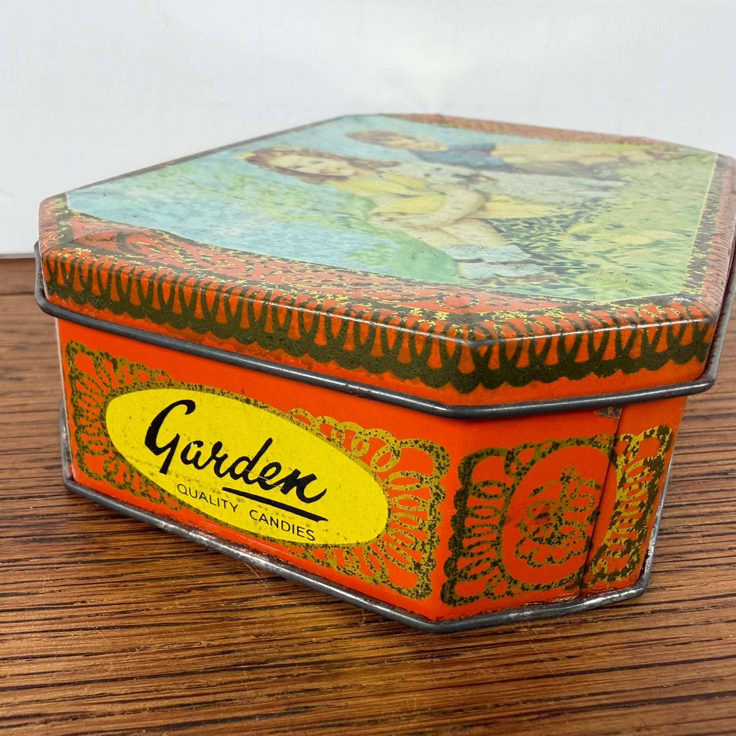 Vintage blikje Garden Quality Candies